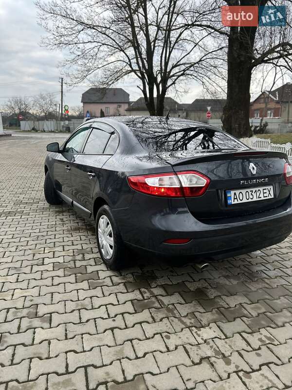 Седан Renault Fluence 2011 в Виноградові