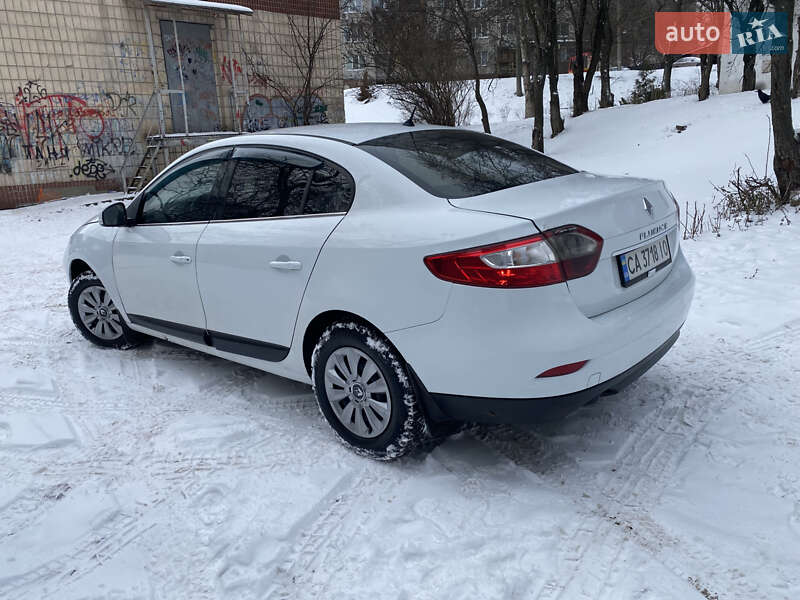Седан Renault Fluence 2010 в Киеве