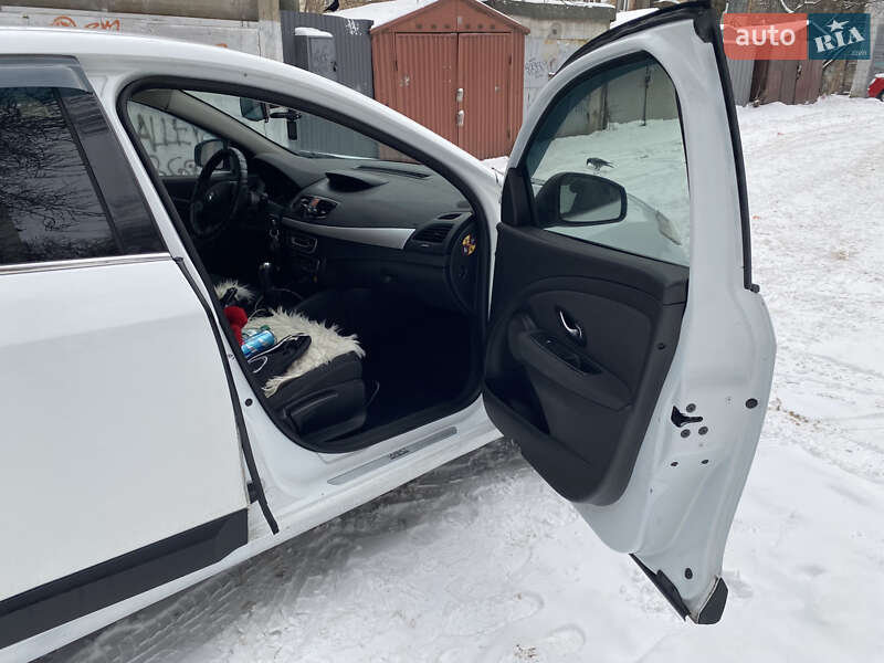 Седан Renault Fluence 2010 в Киеве