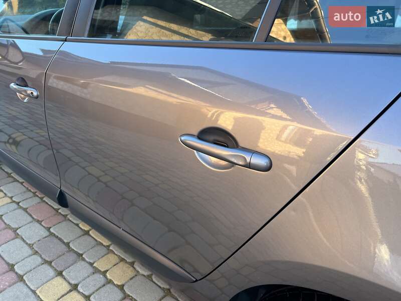 Седан Renault Fluence 2011 в Івано-Франківську