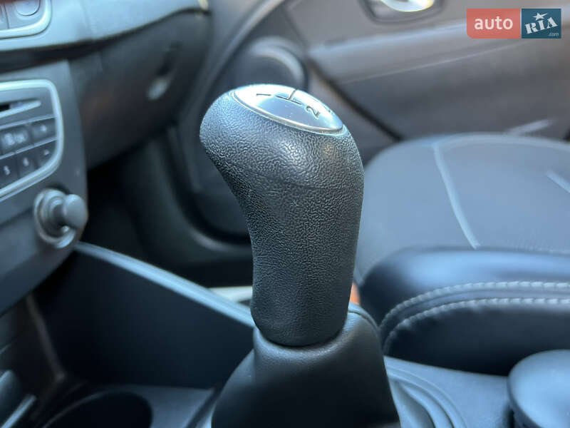 Седан Renault Fluence 2011 в Івано-Франківську