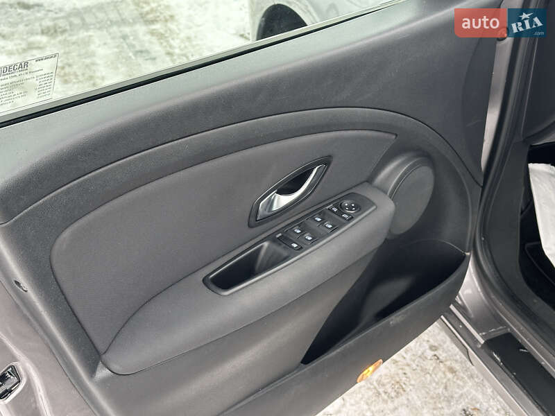 Седан Renault Fluence 2010 в Луцьку