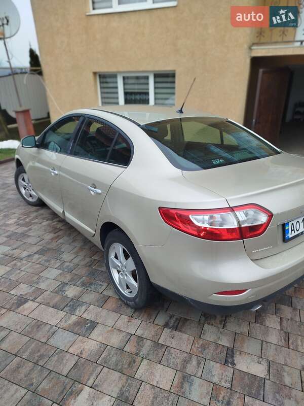 Седан Renault Fluence 2010 в Виноградове