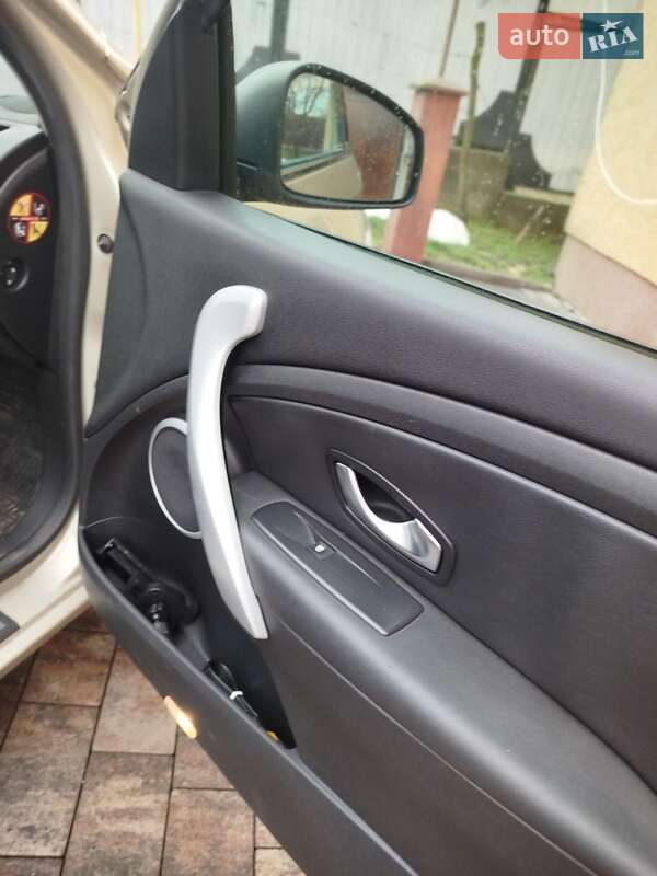 Седан Renault Fluence 2010 в Виноградове