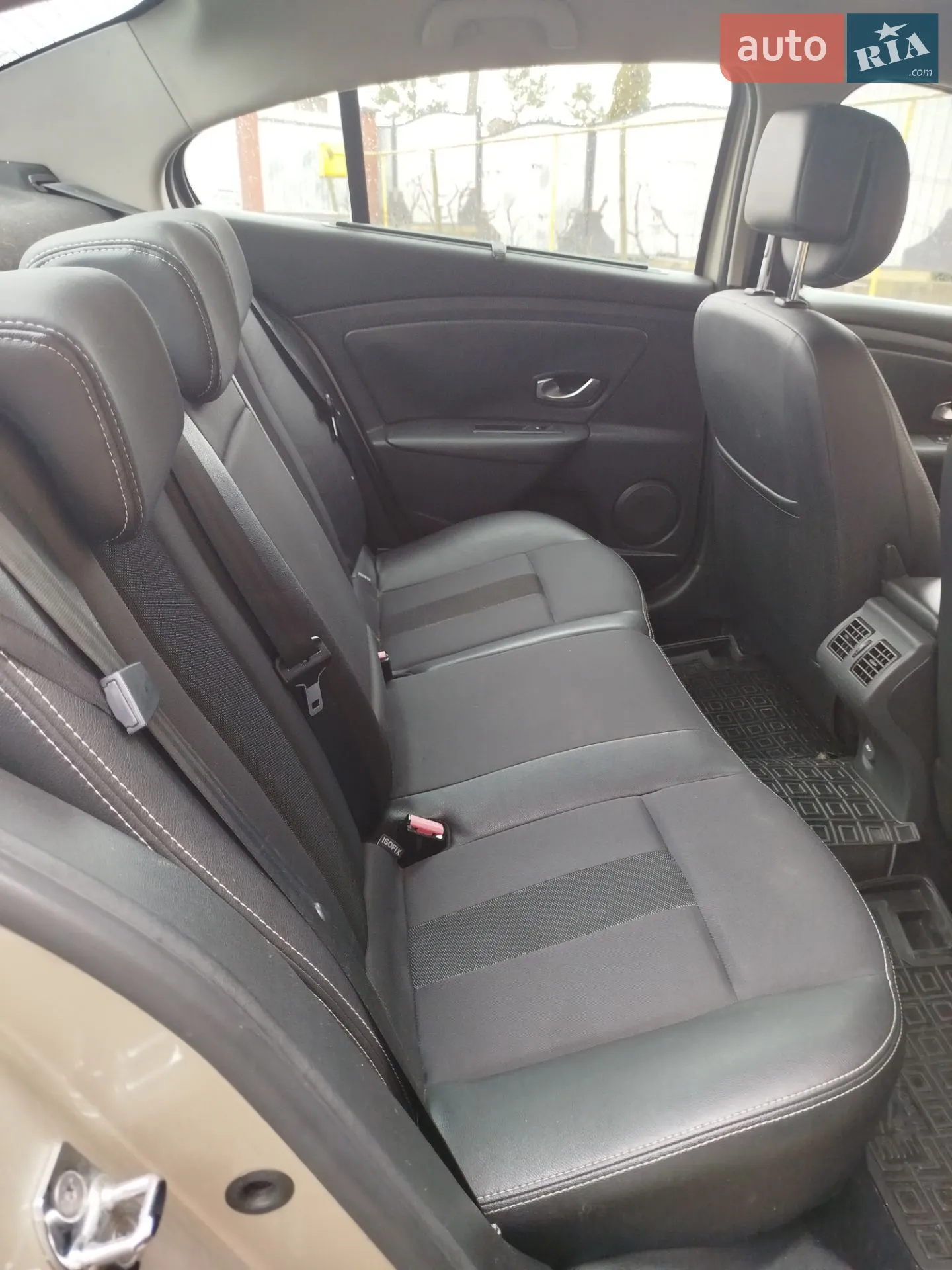 2010 Renault Fluence - мініатюра 23