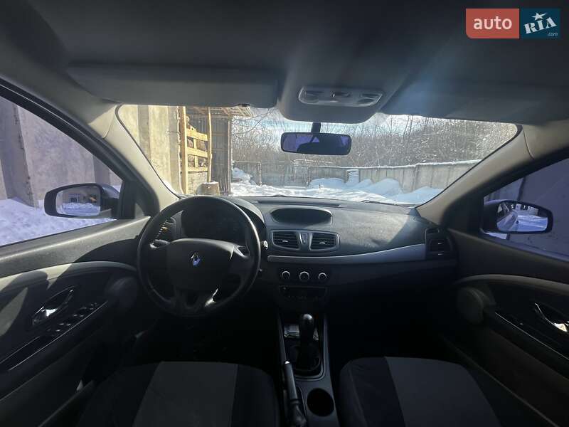Седан Renault Fluence 2012 в Умані