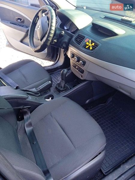 Седан Renault Fluence 2011 в Романове