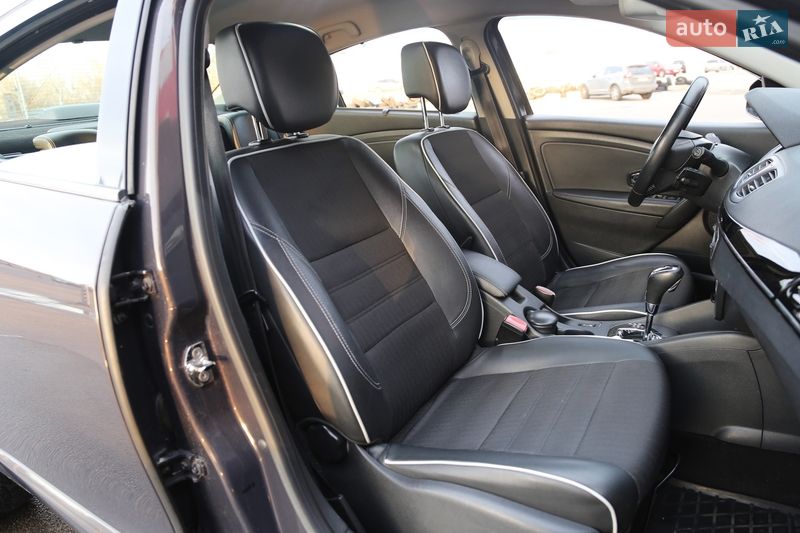 Седан Renault Fluence 2013 в Киеве