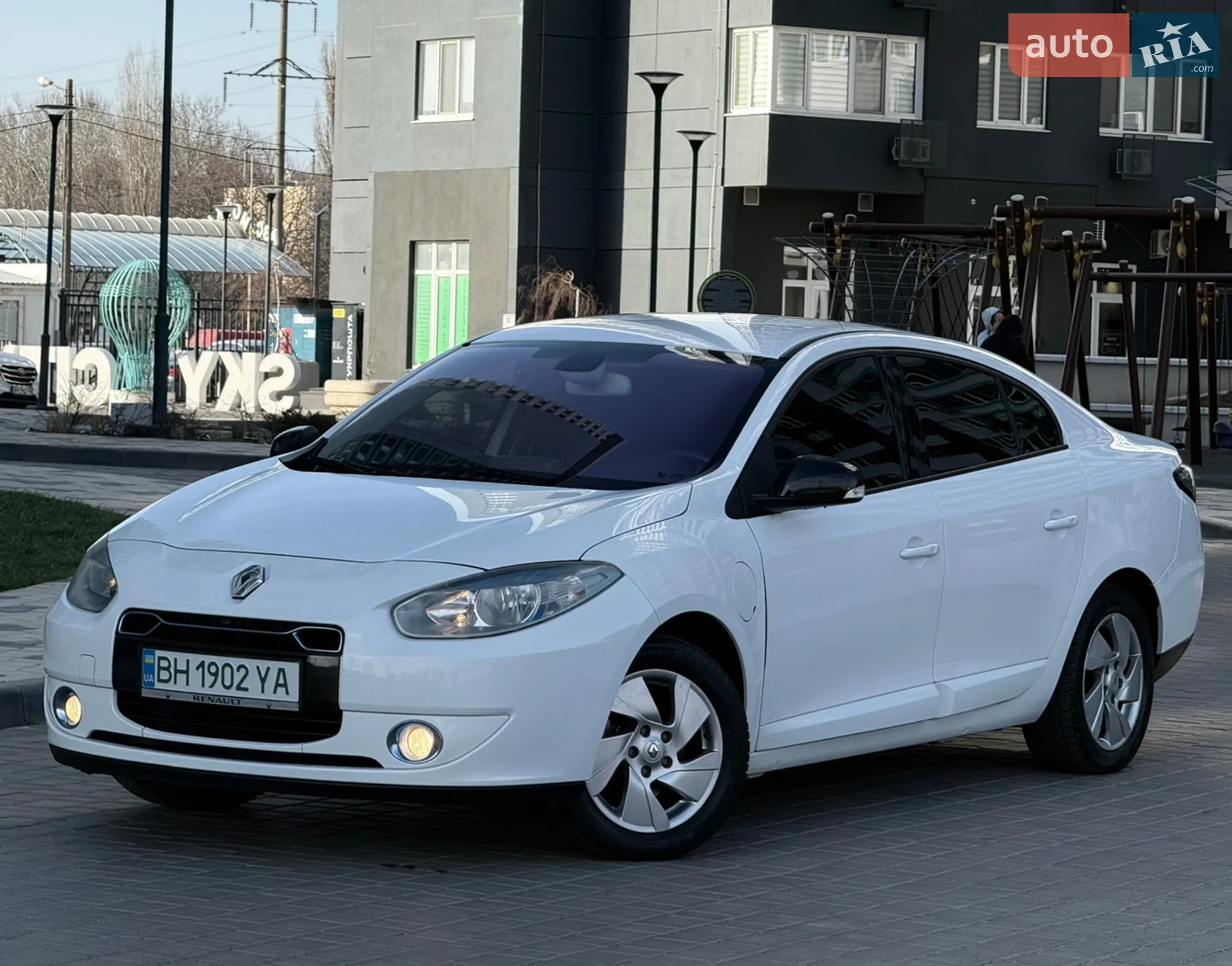 2011 Renault Fluence - мініатюра 14