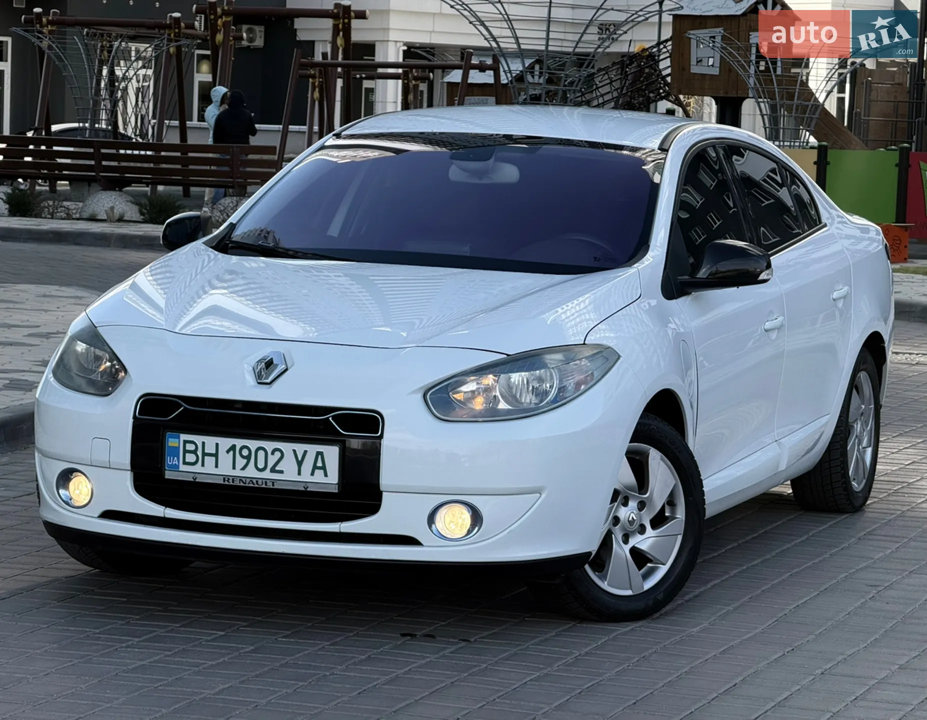 2011 Renault Fluence - мініатюра 16