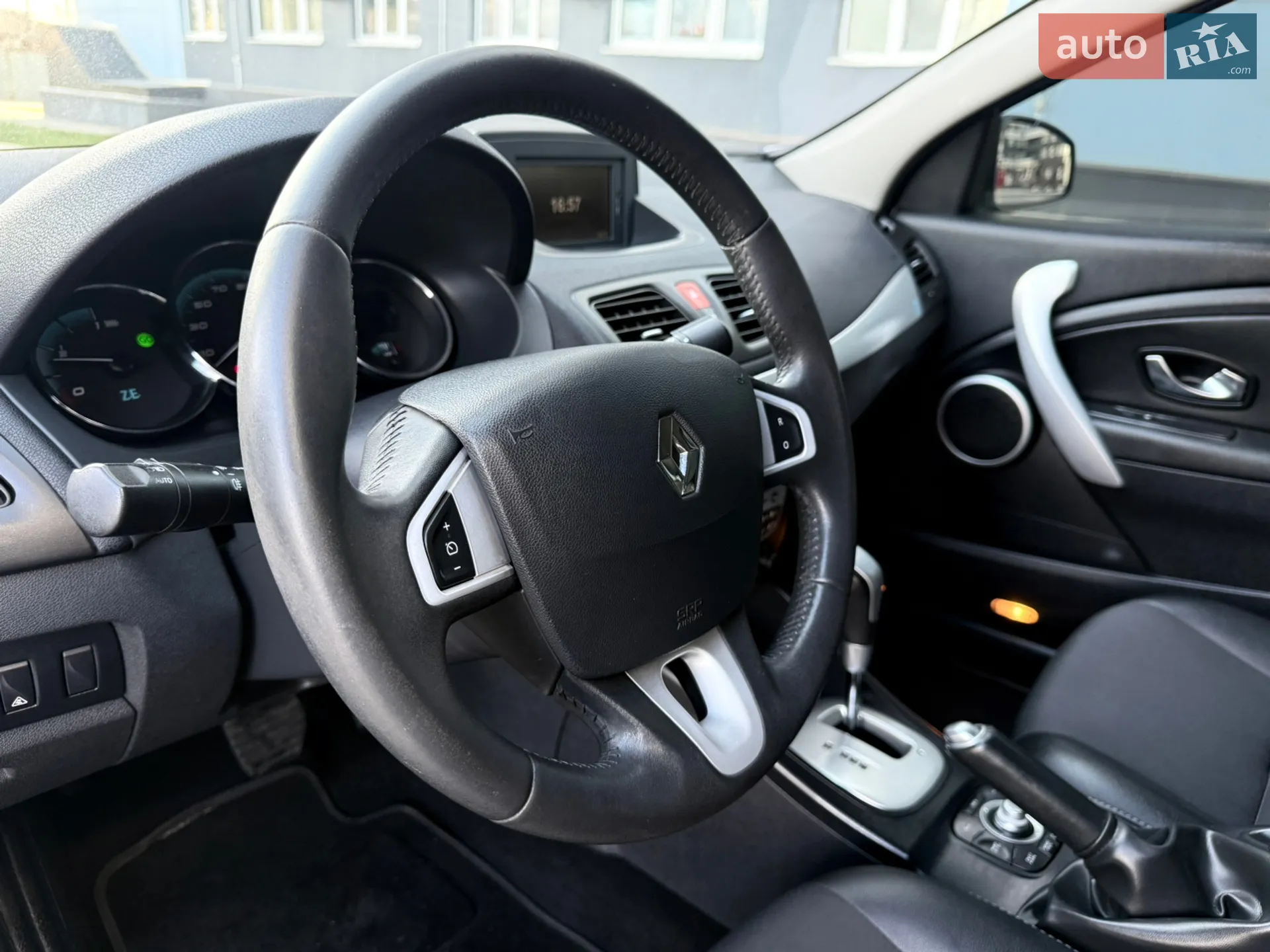 2011 Renault Fluence - мініатюра 43