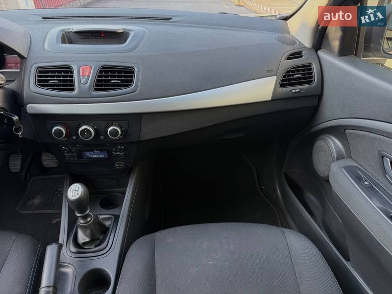 Седан Renault Fluence 2015 в Киеве фото 34 Седан Renault Fluence 2015 в Киеве