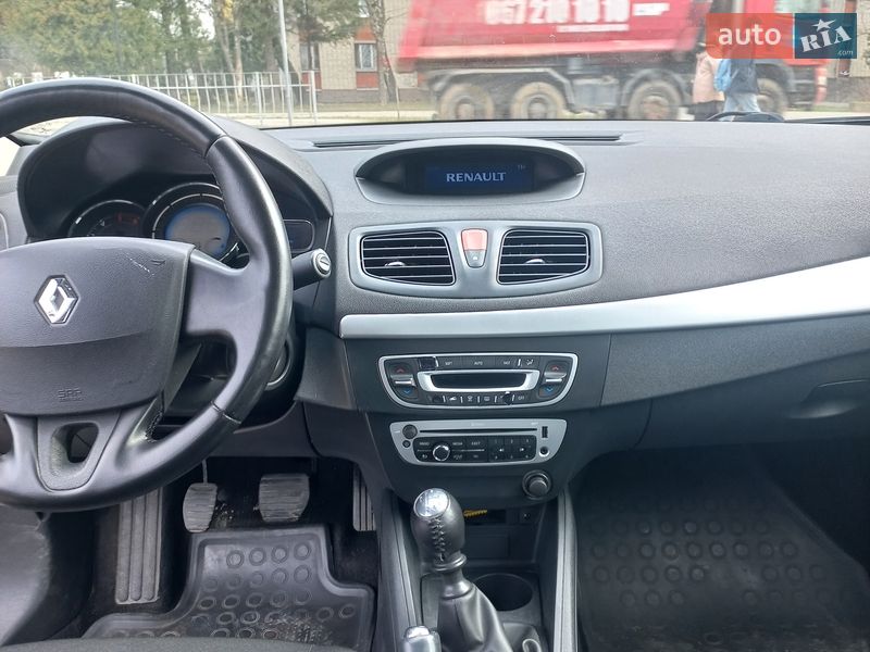 Седан Renault Fluence 2015 в Львові