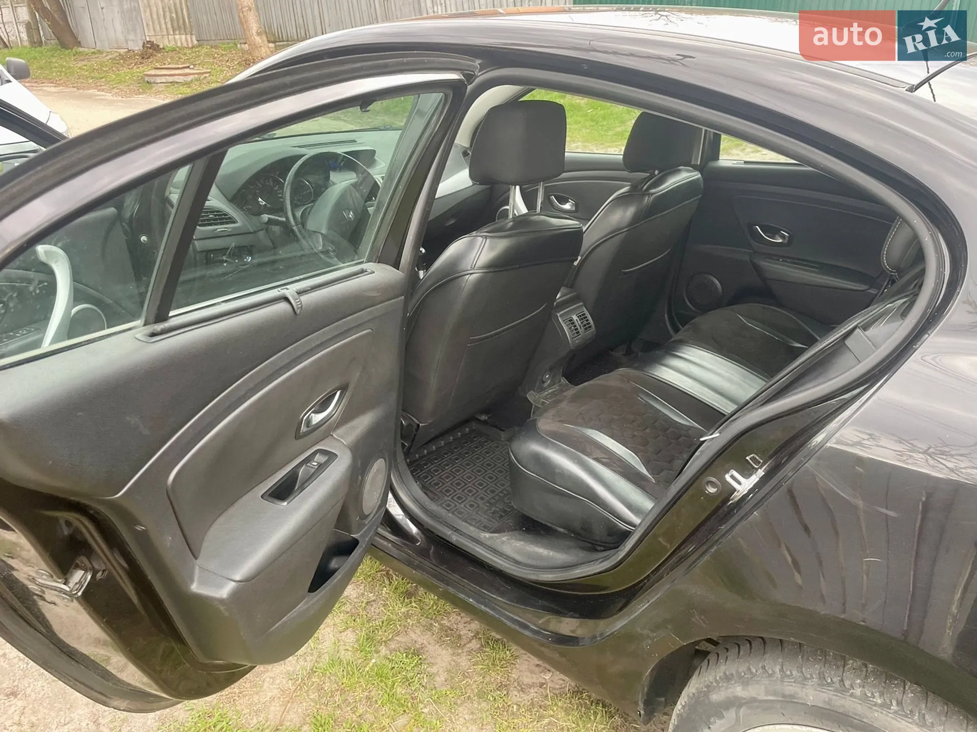 2011 Renault Fluence - мініатюра 11