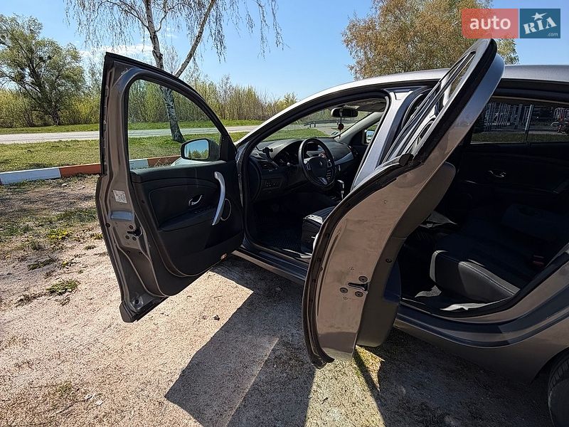 Седан Renault Fluence 2011 в Киеве