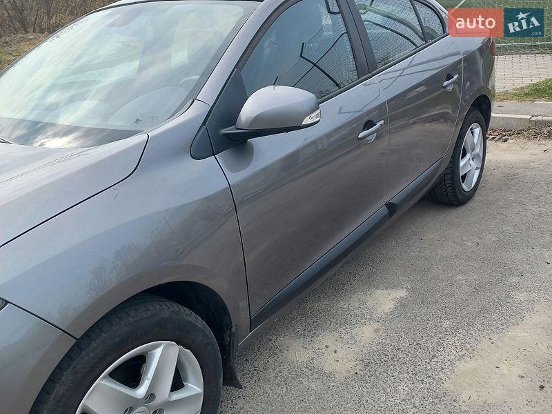 Седан Renault Fluence 2015 в Львове