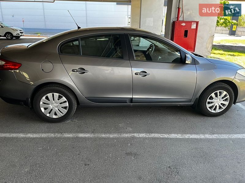 Седан Renault Fluence 2011 в Киеве