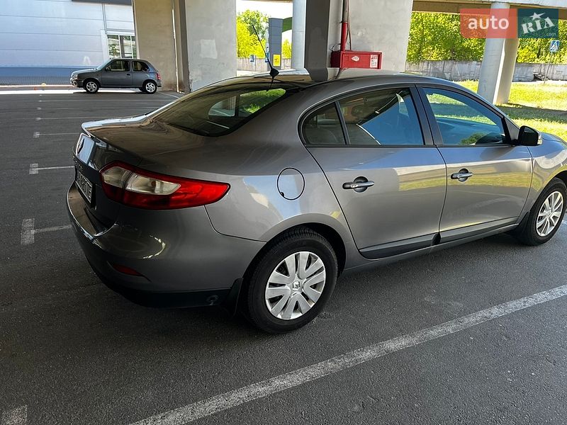 Седан Renault Fluence 2011 в Киеве