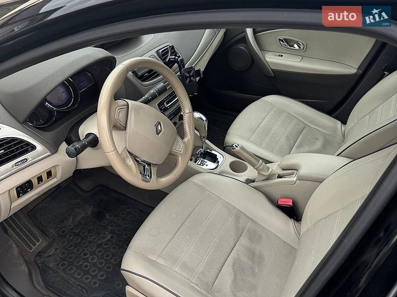 Седан Renault Fluence 2013 в Львове