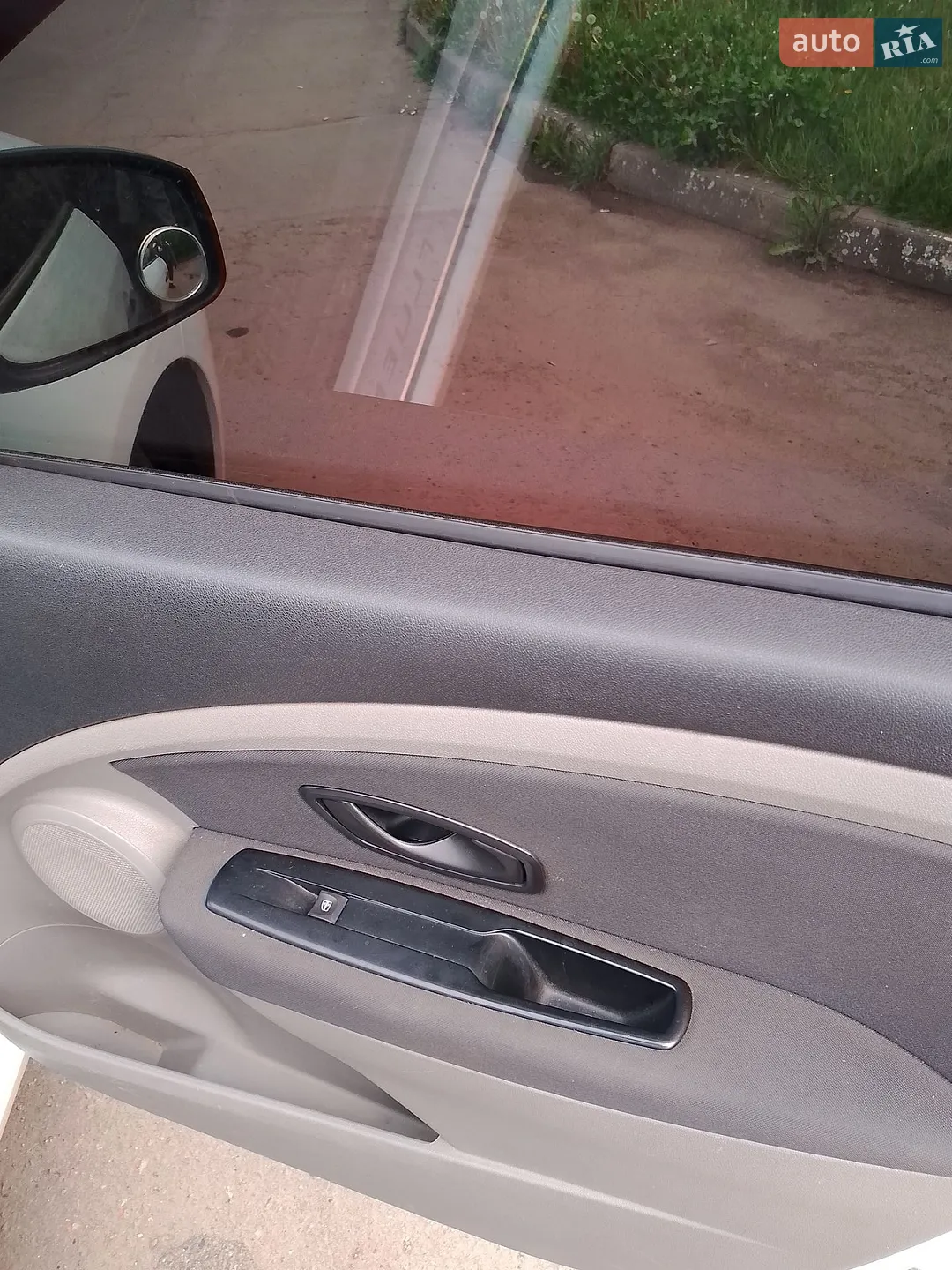 2011 Renault Fluence - мініатюра 5