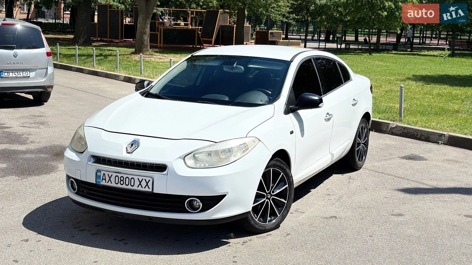 2012 Renault Fluence - мініатюра 2