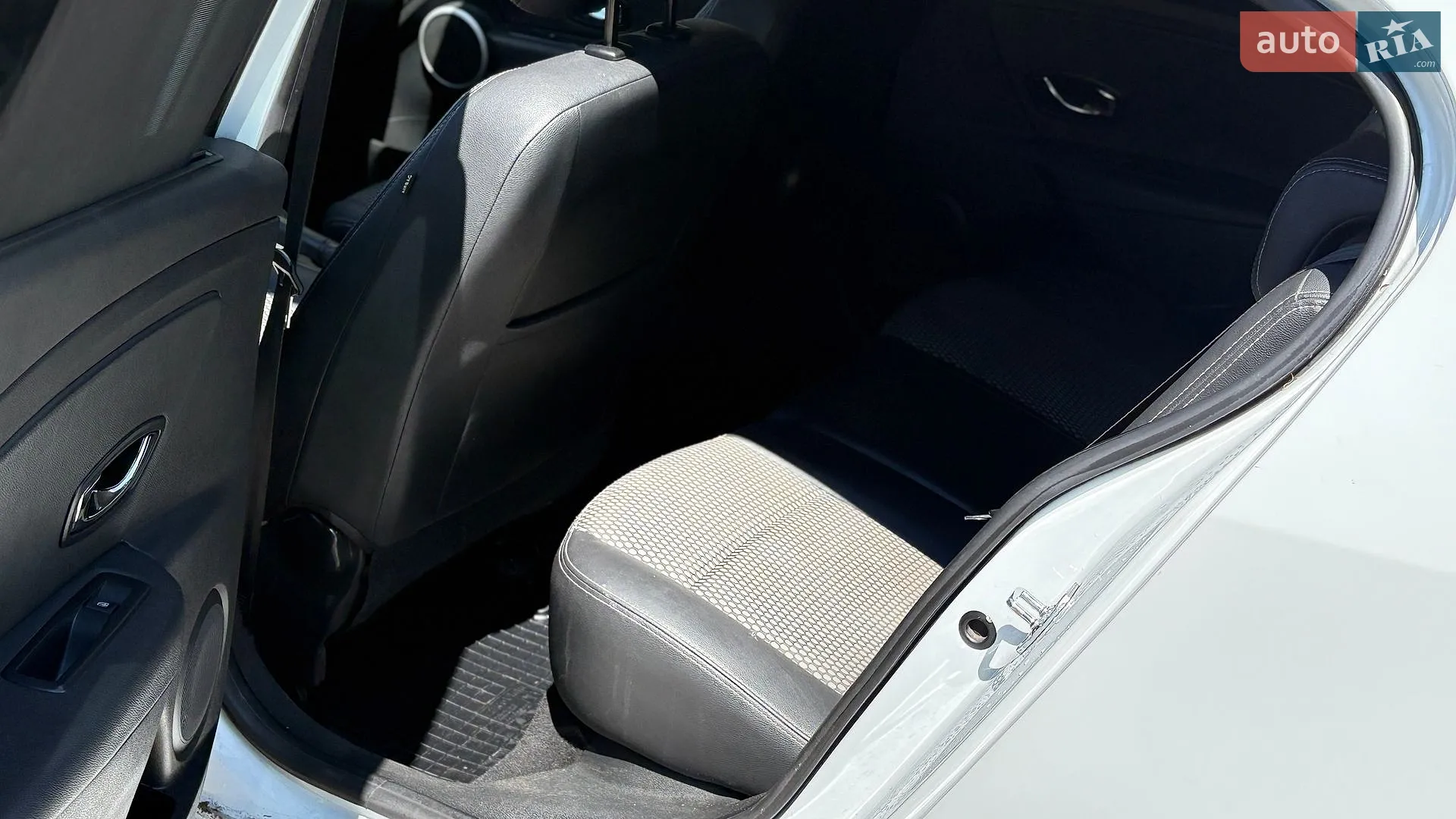 2012 Renault Fluence - мініатюра 13