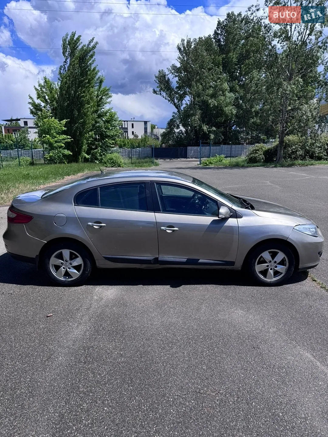 2011 Renault Fluence - мініатюра 7