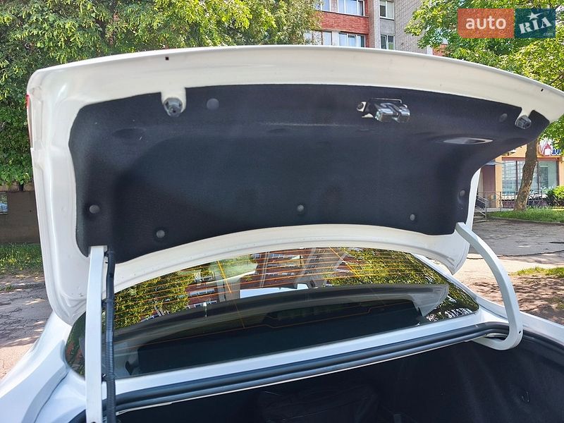 Седан Renault Fluence 2015 в Львове фото 11 Седан Renault Fluence 2015 в Львове