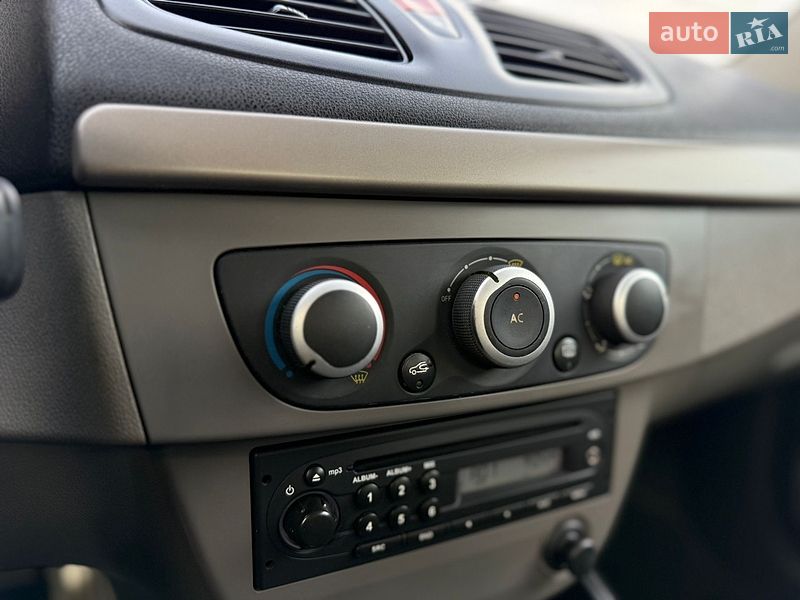 Седан Renault Fluence 2011 в Івано-Франківську