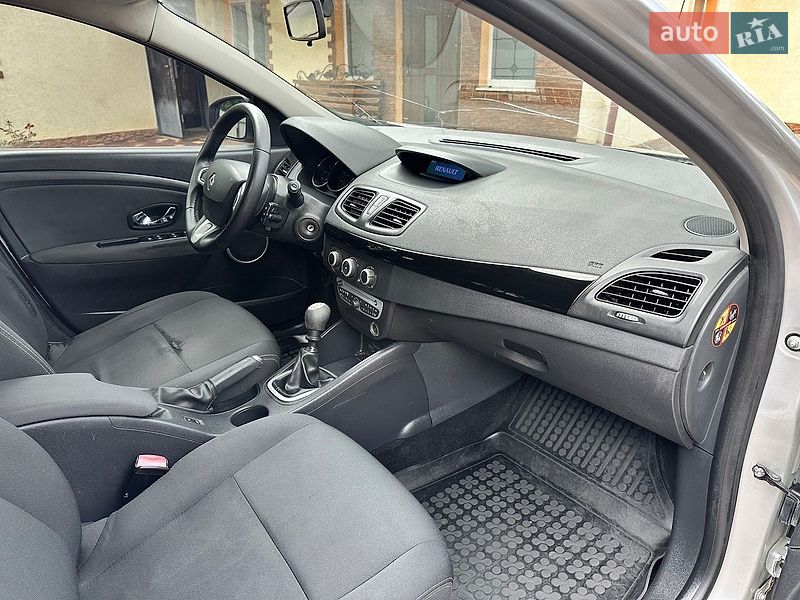 Седан Renault Fluence 2012 в Чернівцях фото 12 Седан Renault Fluence 2012 в Чернівцях