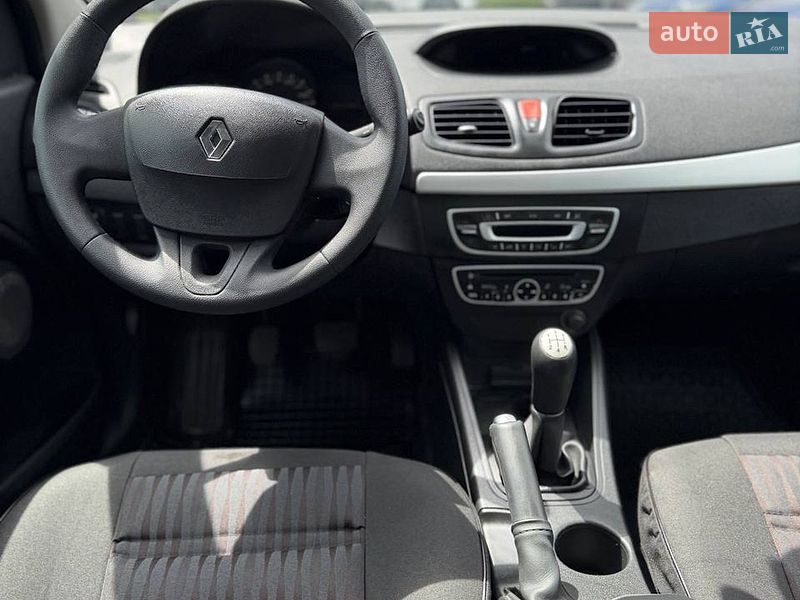 Седан Renault Fluence 2010 в Киеве