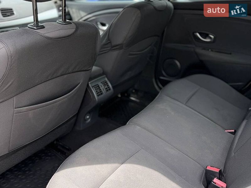 Седан Renault Fluence 2010 в Киеве