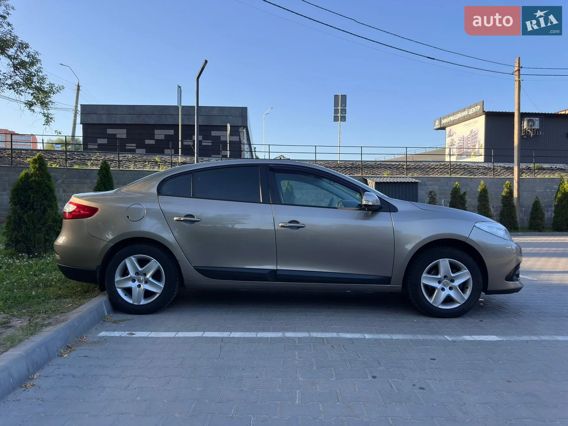 2015 Renault Fluence - мініатюра 9