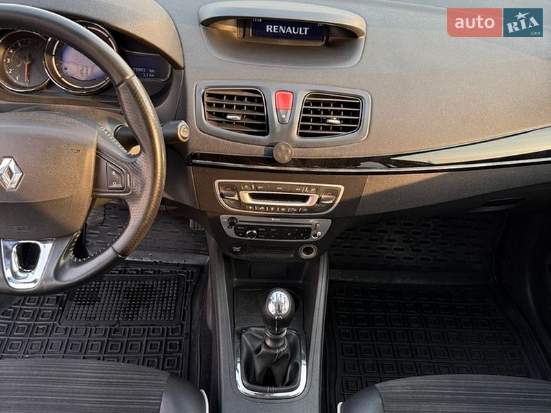 Седан Renault Fluence 2015 в Киеве