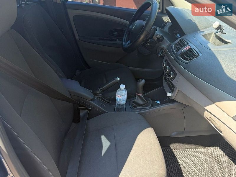 Седан Renault Fluence 2011 в Полтаві