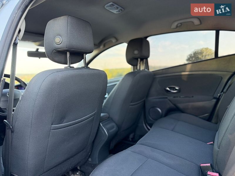 Седан Renault Fluence 2012 в Черновцах