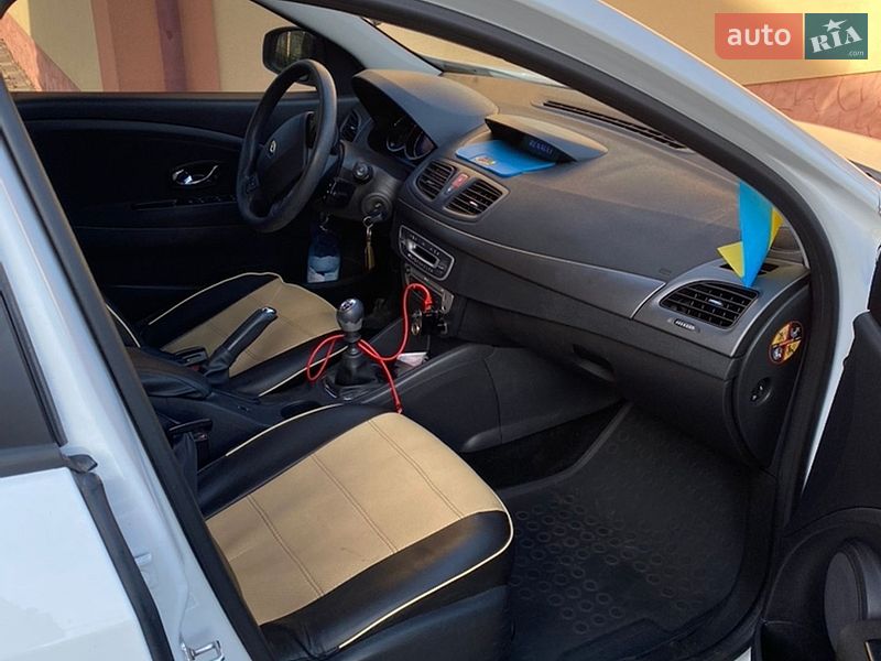 Седан Renault Fluence 2014 в Гощі
