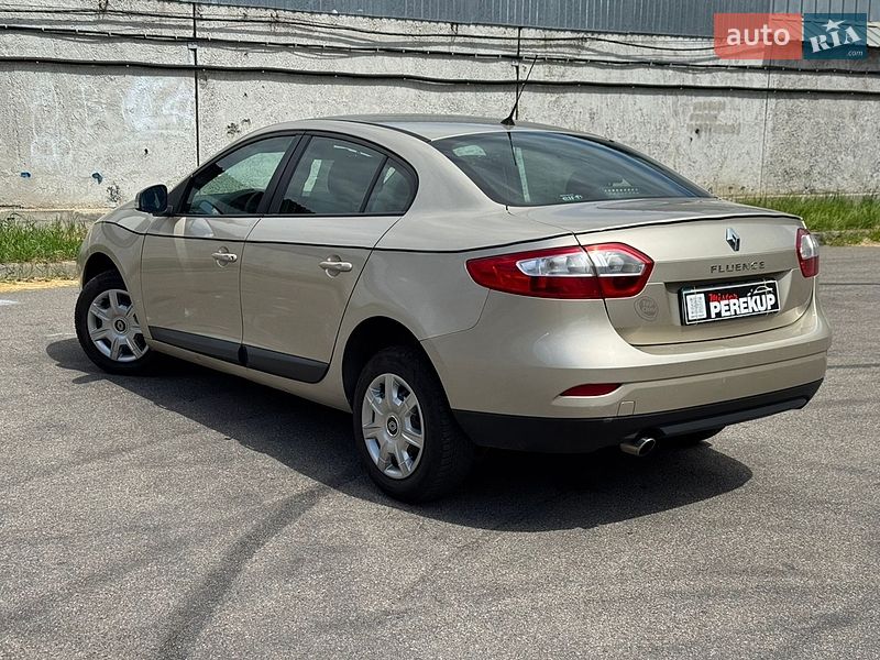 Седан Renault Fluence 2010 в Киеве