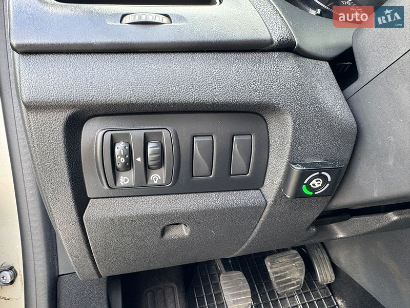 Седан Renault Fluence 2010 в Киеве
