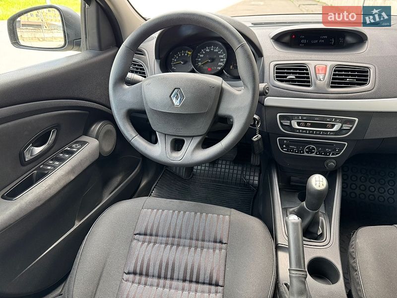 Седан Renault Fluence 2010 в Киеве