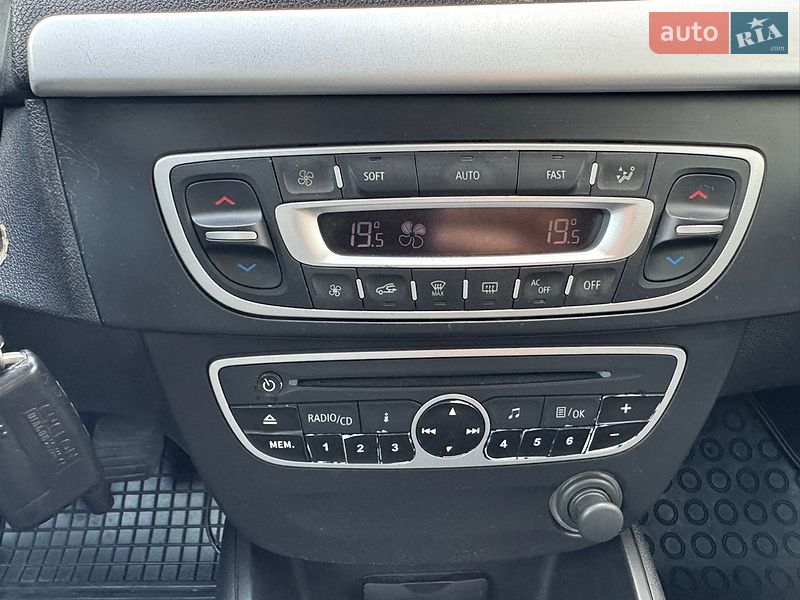 Седан Renault Fluence 2010 в Киеве