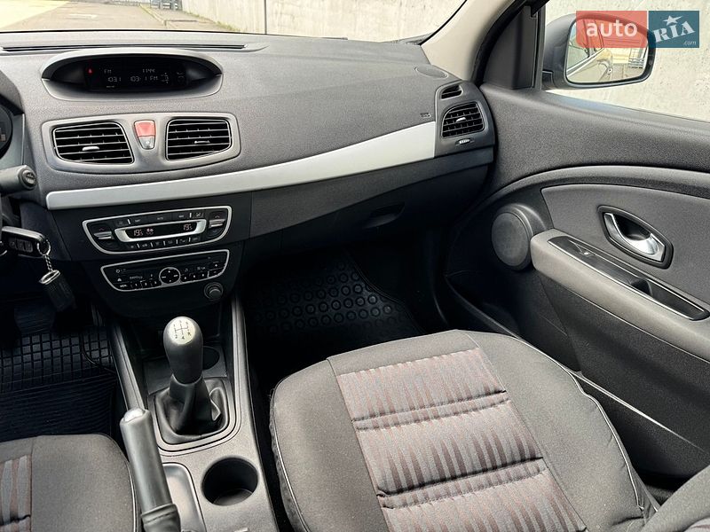 Седан Renault Fluence 2010 в Киеве