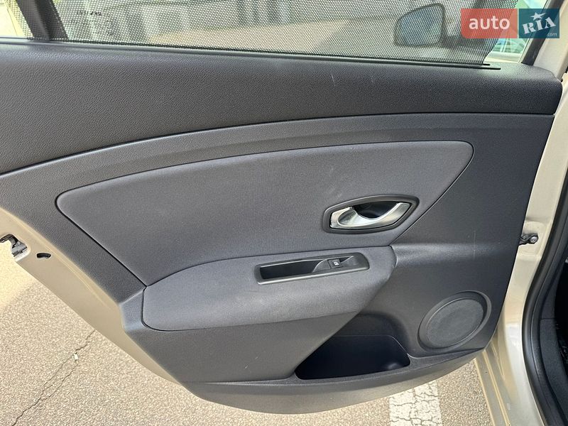 Седан Renault Fluence 2010 в Киеве