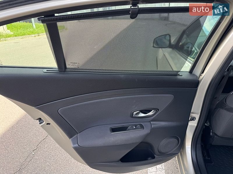 Седан Renault Fluence 2010 в Киеве