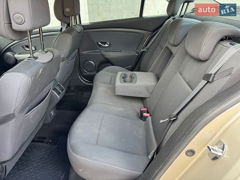 Седан Renault Fluence 2010 в Киеве