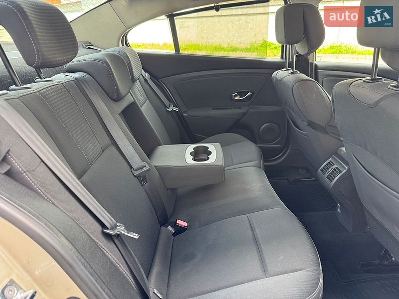 Седан Renault Fluence 2010 в Киеве