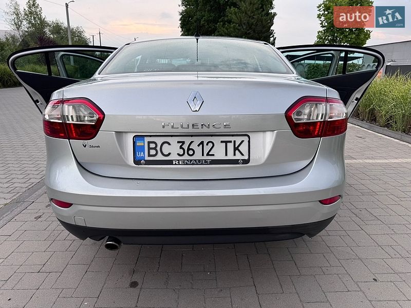 Седан Renault Fluence 2010 в Львові