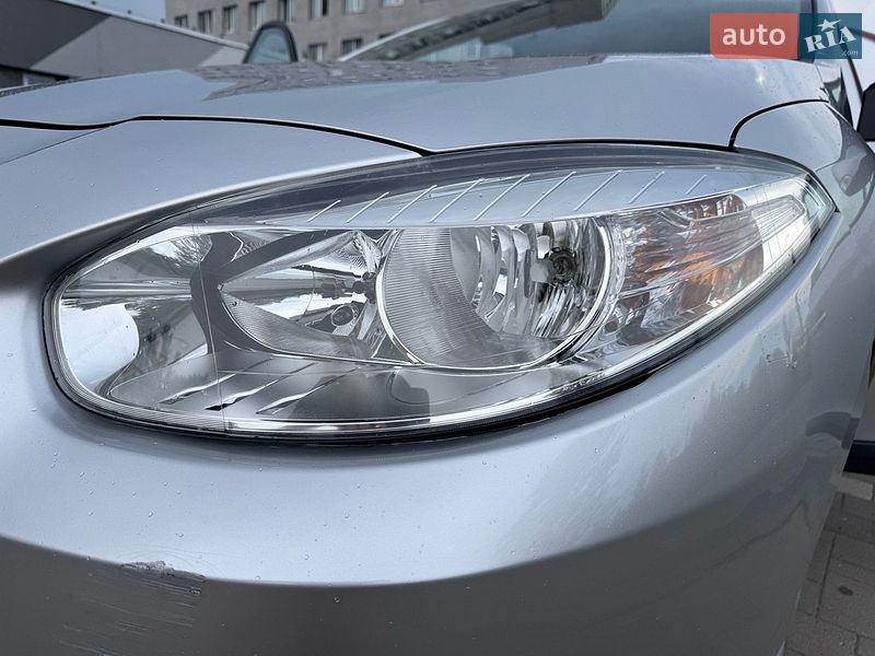 Седан Renault Fluence 2010 в Львові