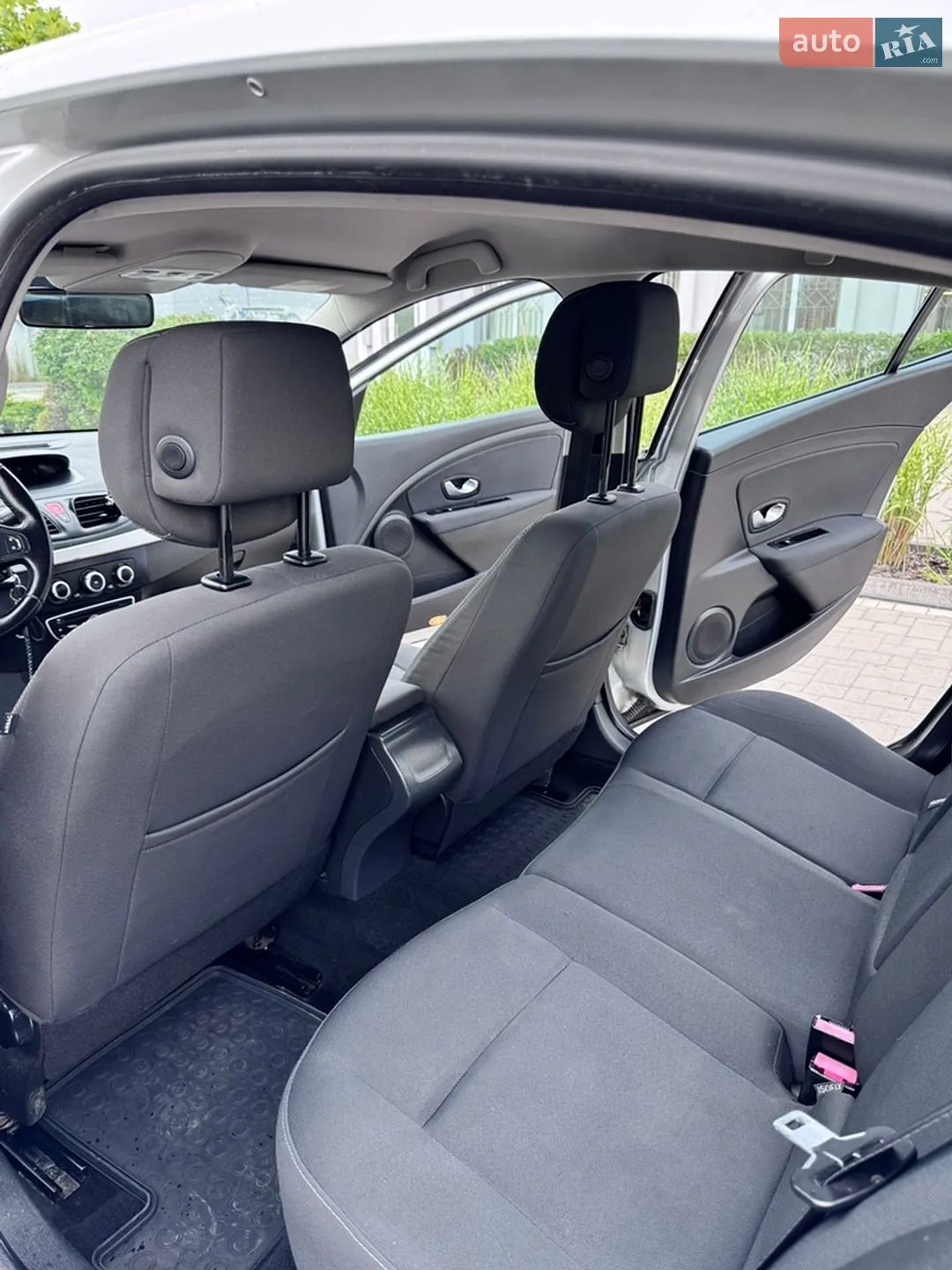 2010 Renault Fluence - мініатюра 27