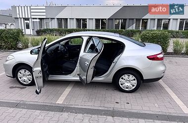 Седан Renault Fluence 2010 в Львові